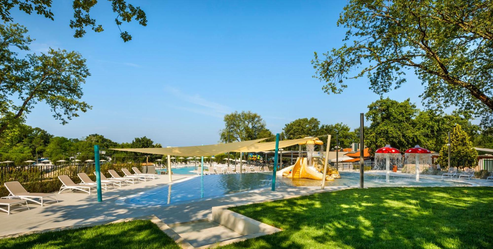Sunflower Camping Mareda Exterior photo